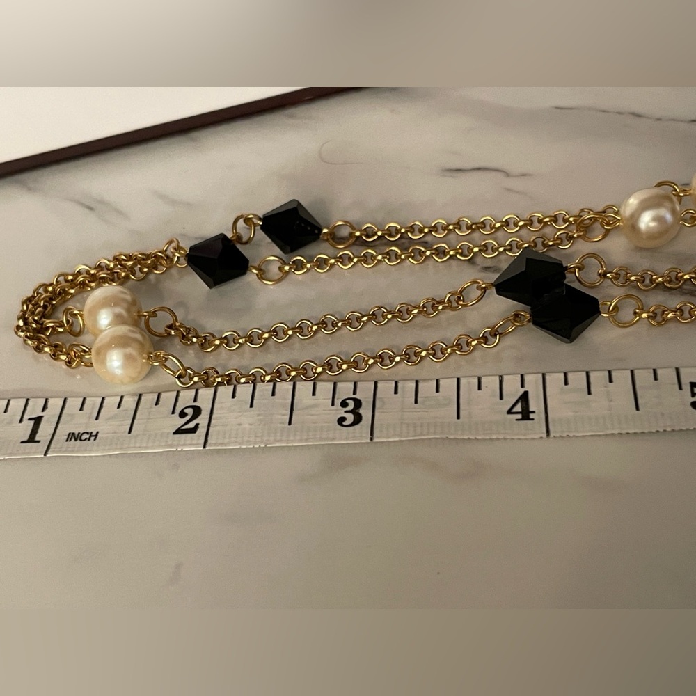 Vintage Faux Pearl and Black Geometric Bead Goldtone Necklace - Picture 5 of 9